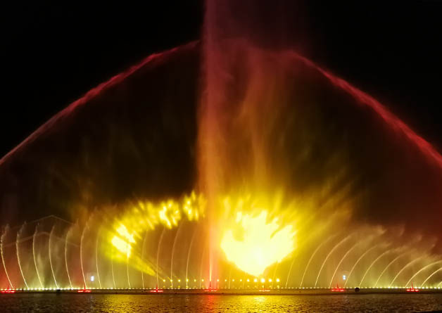 遵義蓮花山公園音樂噴泉實(shí)景